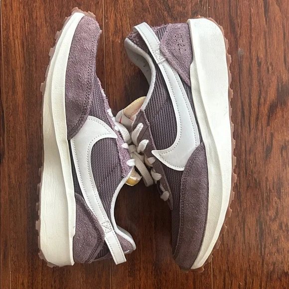 Nike Waffle Debut Vintage Sneakers - Picture 1 of 7